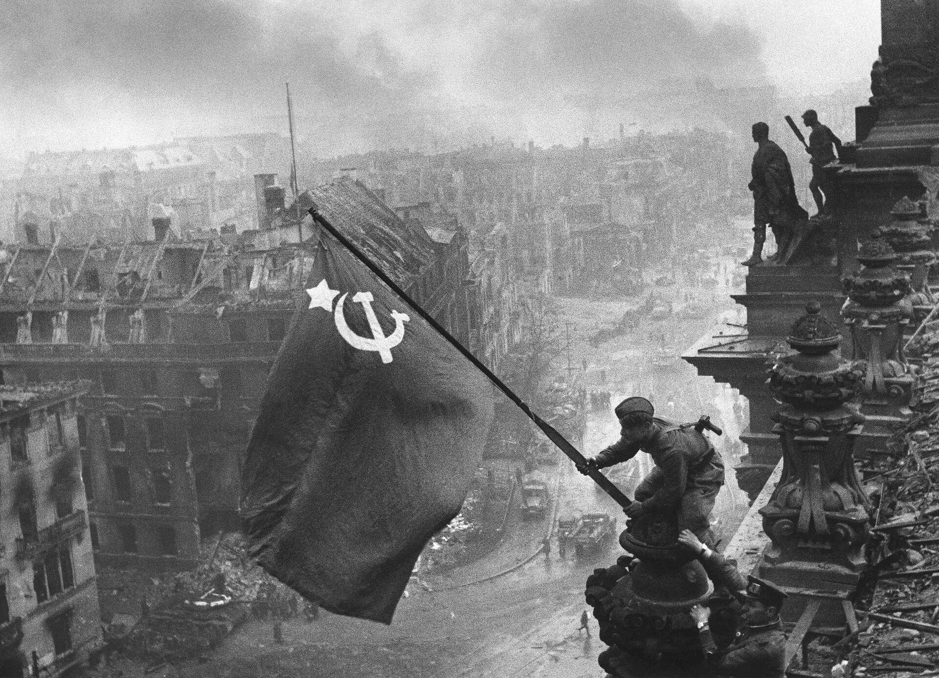 Берлин 1945 года: фотографии штурма и взятия Рейхстага